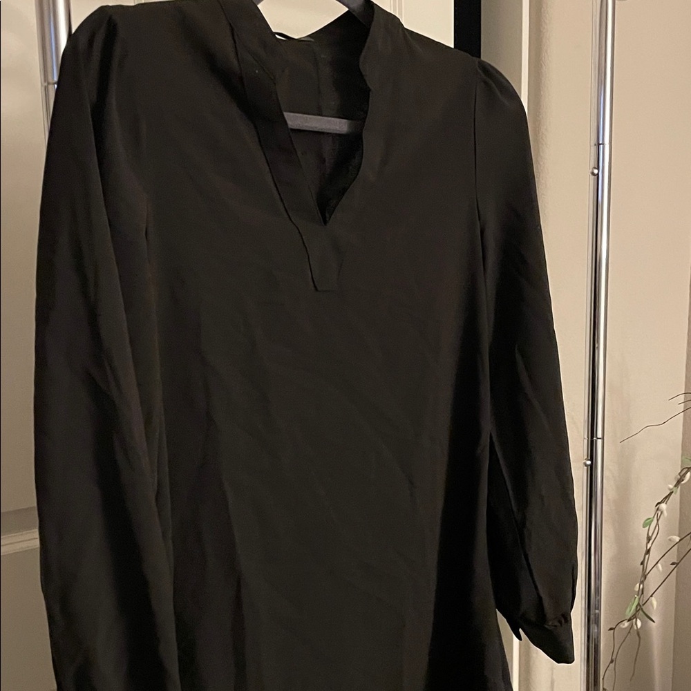 Elegant Black Long-Sleeve dress